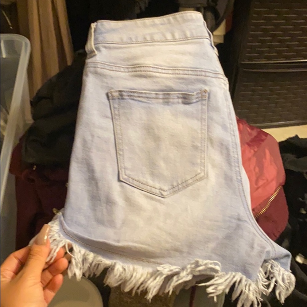 DENIM SHORTS